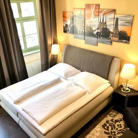 Konukevi Markthof Am Dom 3*